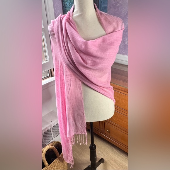 Accessories - 💯 % Linen Baby Pink Shawl With Playful Tassels